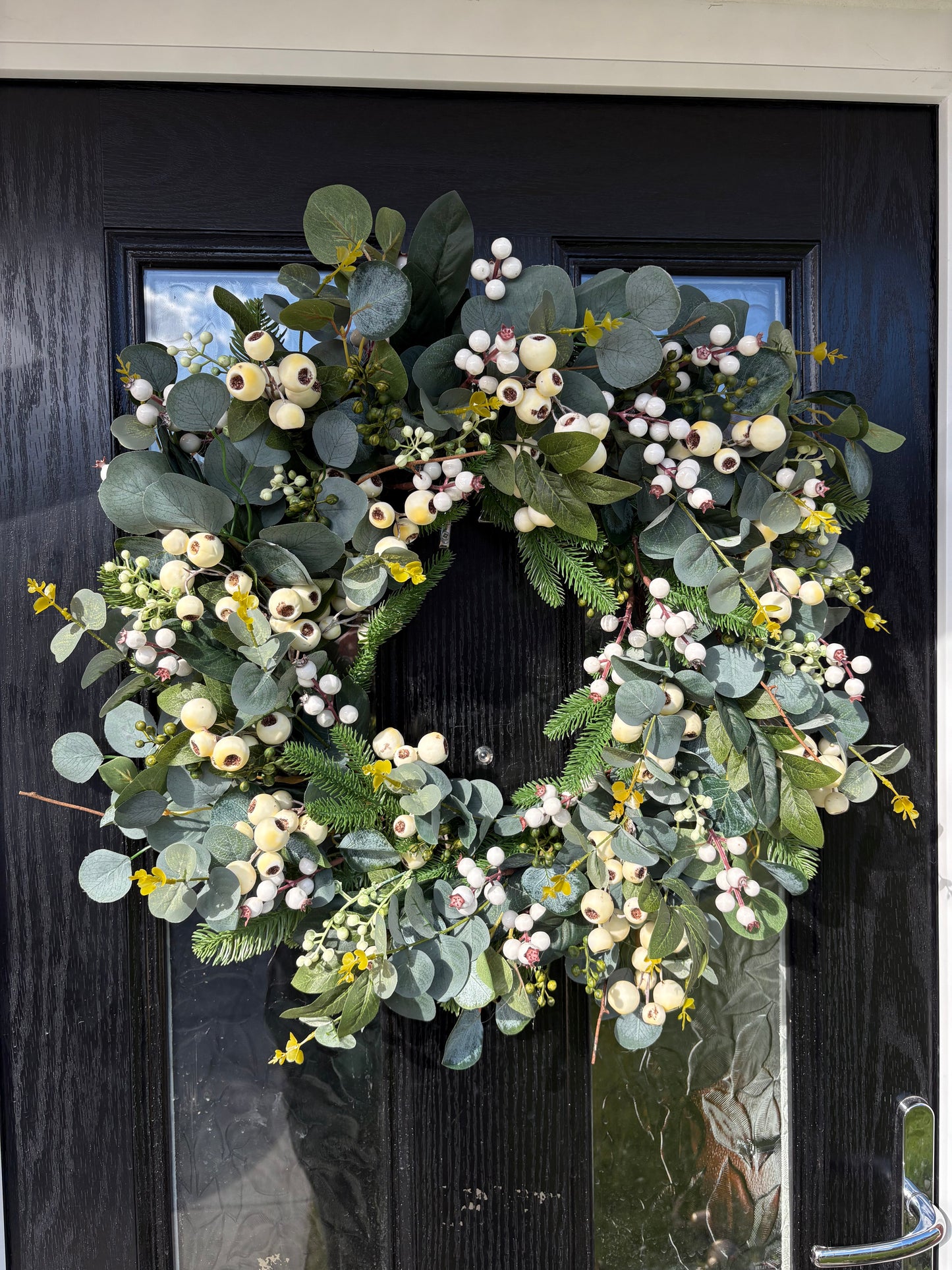 Classic Ivory Berry Eucalyptus Wreath