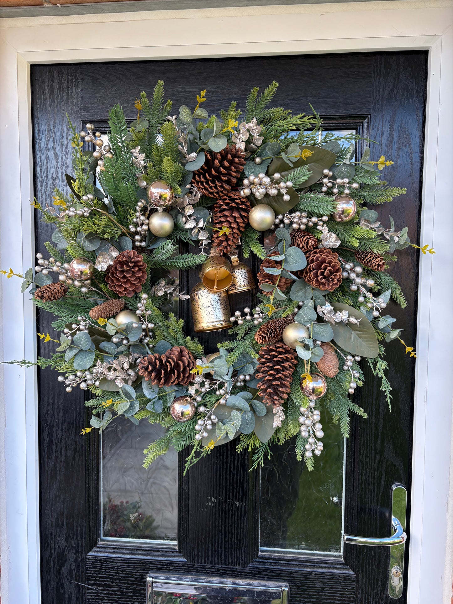 Champagne Supernova Bells Wreath
