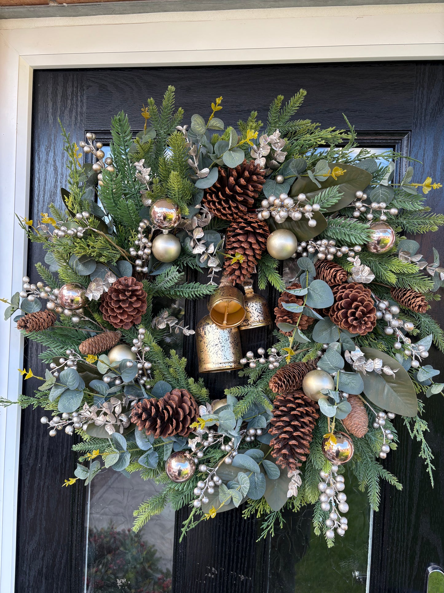 Champagne Supernova Bells Wreath