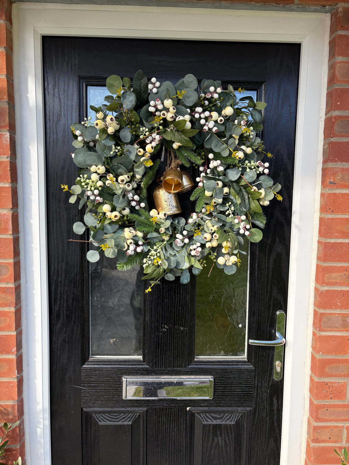 Classic Ivory Berry Bell Eucalyptus Wreath