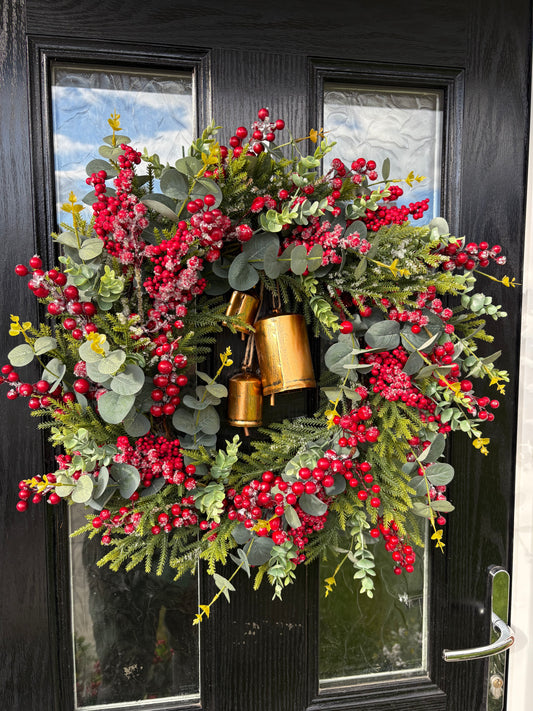 Snowdrop Red Berry Bell Wreath Large